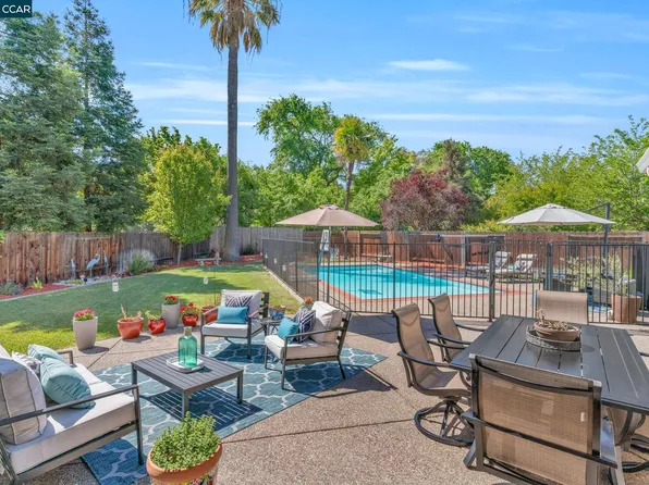 917 Graney Ct, Concord, CA 94518