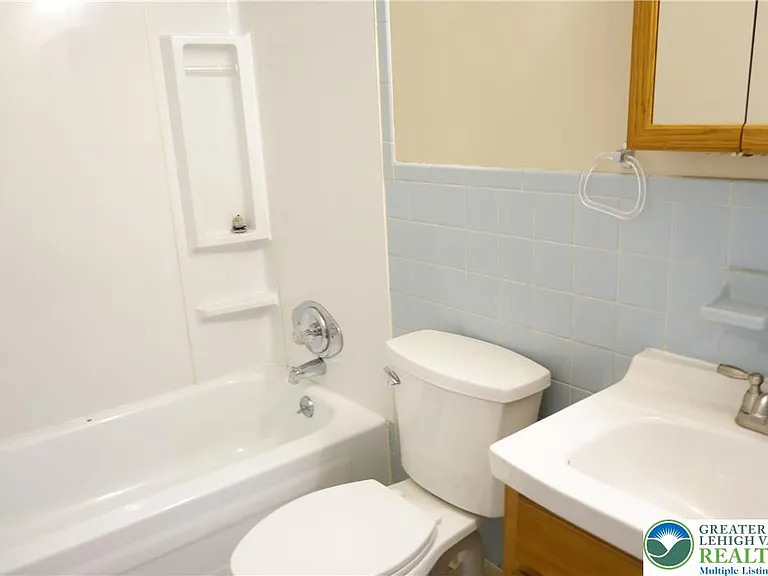 2754 Suzanne Way — Photo 12
