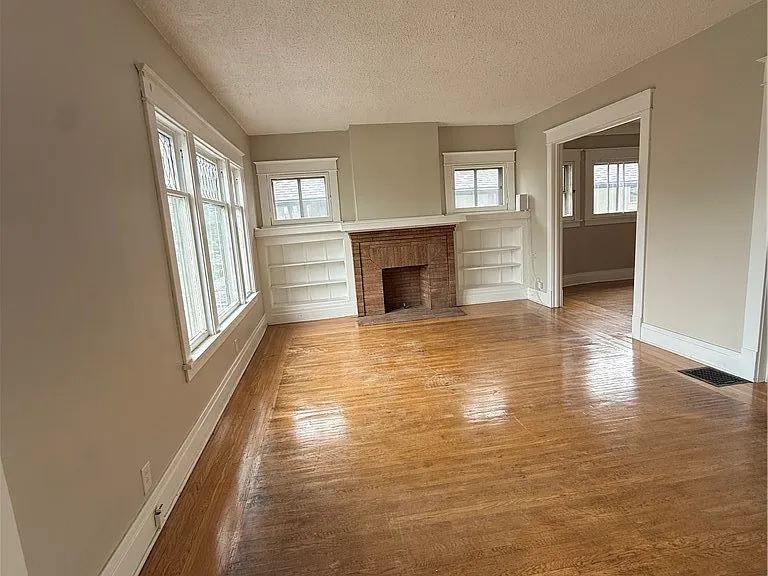 579 Crescent Ave #UPPER — Photo 2
