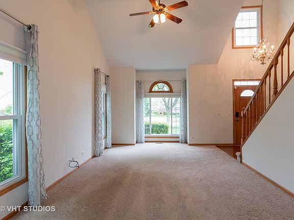 5th image of 129 Pembroke Dr