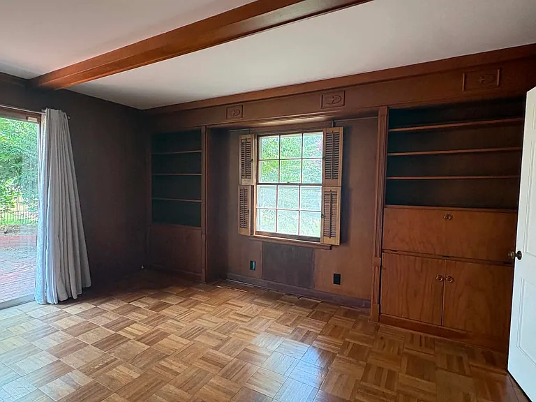 2421 S Boston Ave — Photo 32