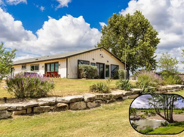 121 Simpson Rd, Comfort, TX 78013