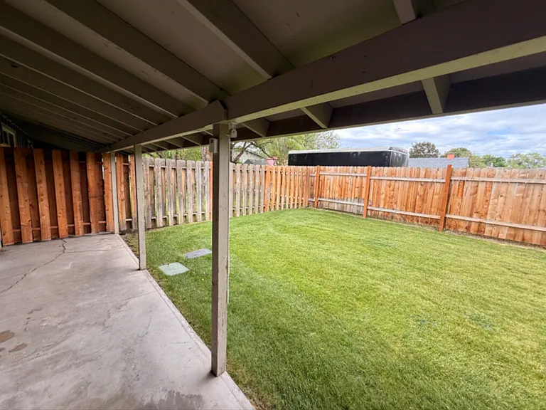 215 NW Canal Blvd #6 — Photo 9