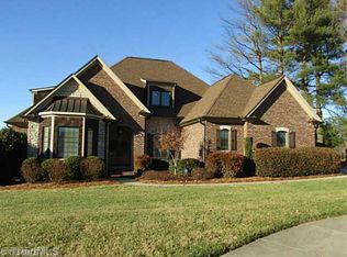 8892 Cravenwood Dr, Summerfield, NC 27358