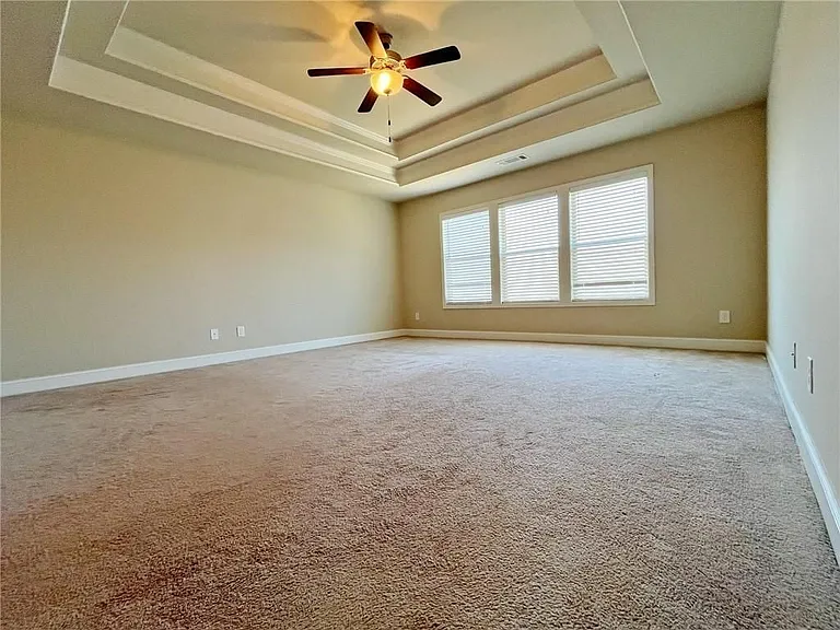 330 Holdings Dr — Photo 17