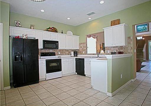3rd image of 905 Glen Abbey Cir
