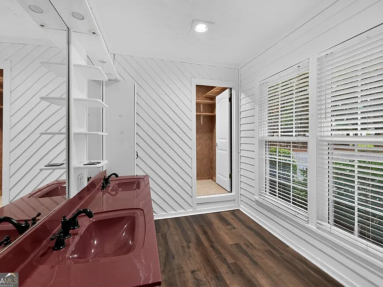 1455 Courtney Ln — Photo 7