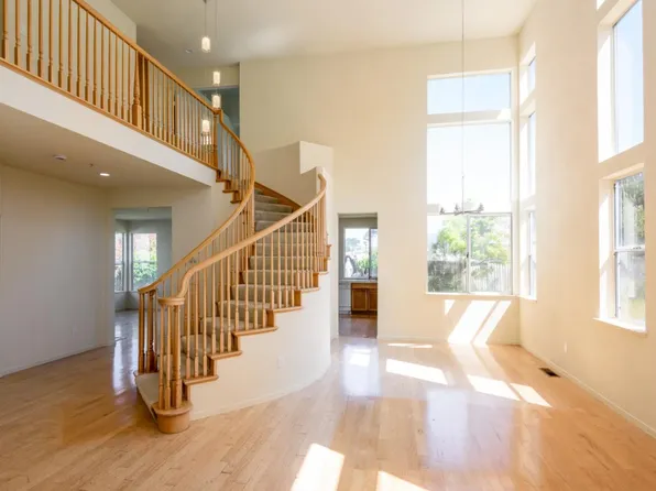 82 Belhaven Ct, Daly City, CA 94015