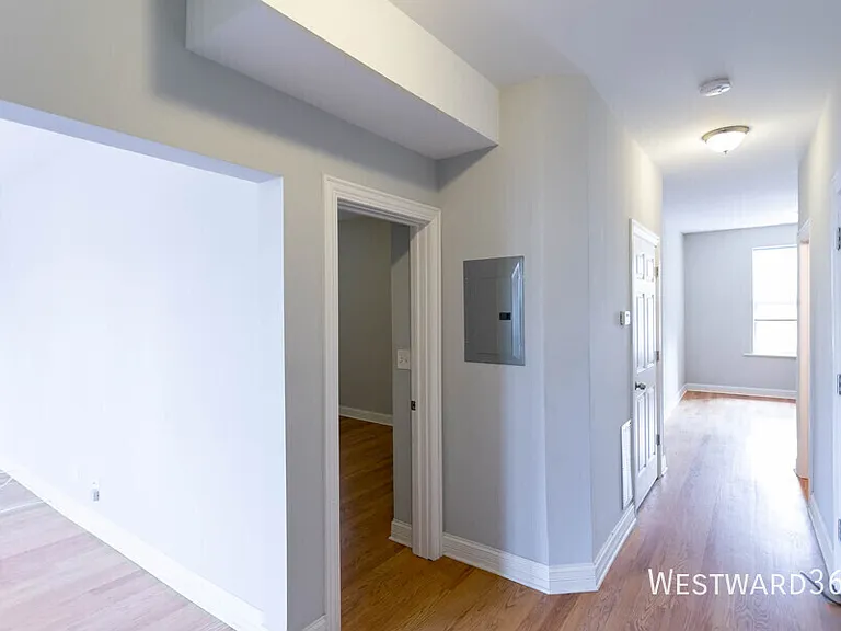 2753 N Whipple St #2 — Photo 2