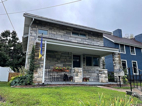 3rd image of 224 Melville Ln