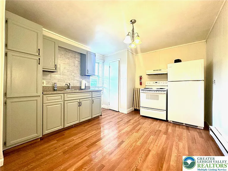 171-173 W Ridge St #3 — Photo 6