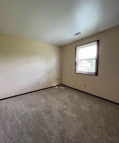 504 E Cook Rd — Photo 11