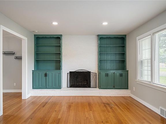 5th image of 625 S Troost St