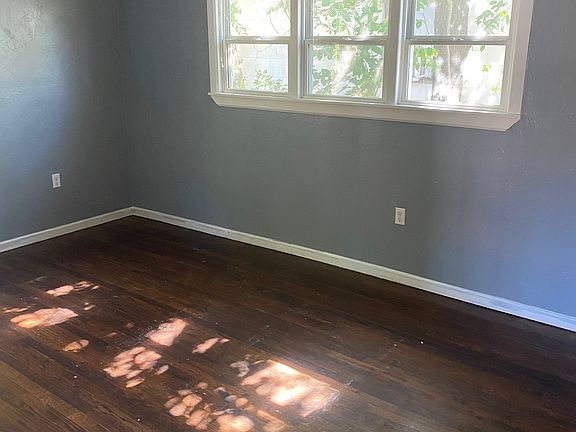 5th image of 1515 N Louisa Ave