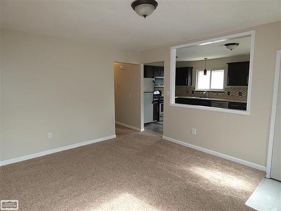 5th image of 26640 Belleair St