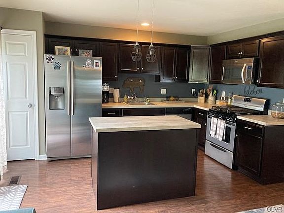 5th image of 306 Adare Ct