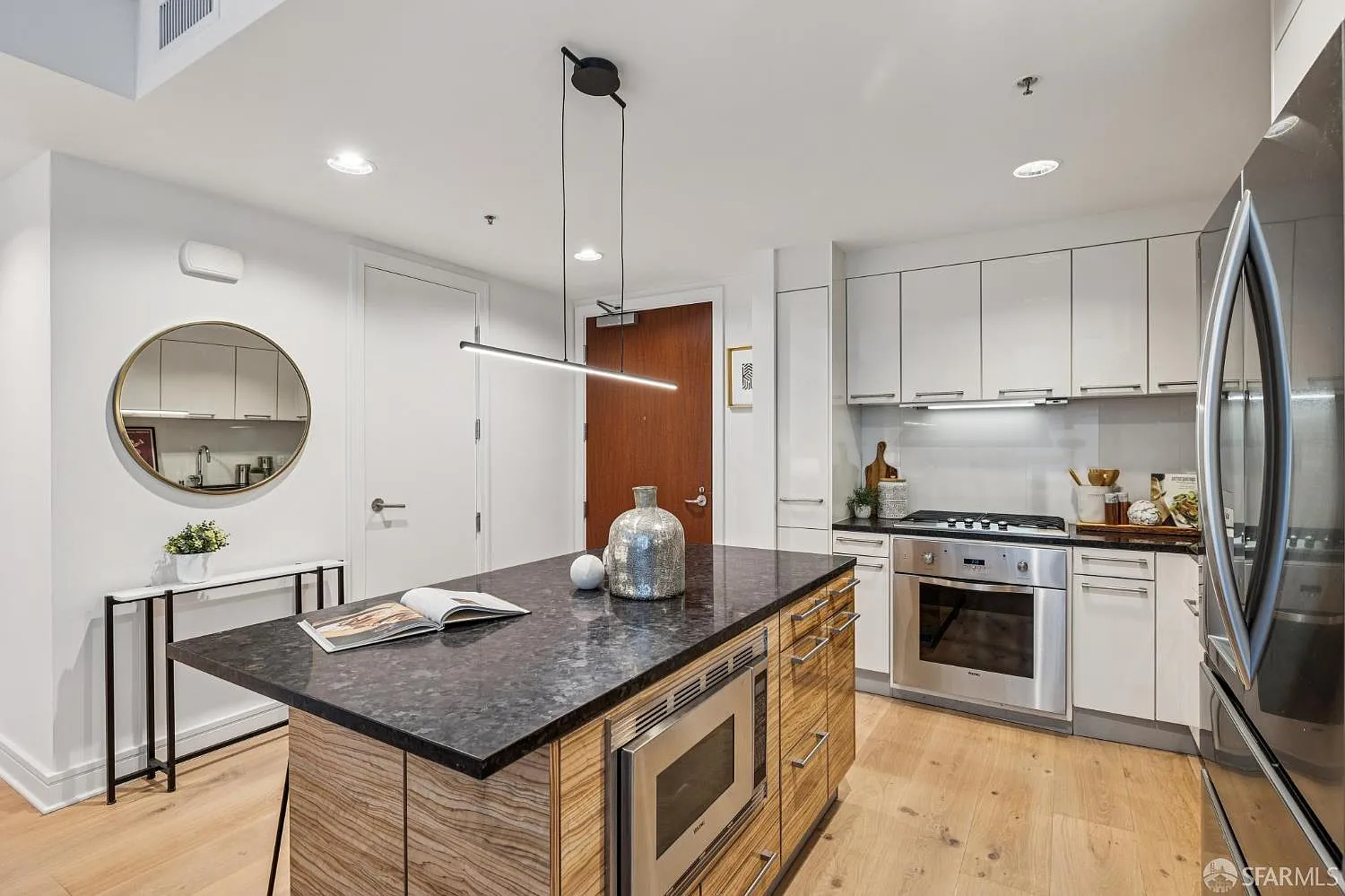 631 Folsom St APT 15E - Photo 8