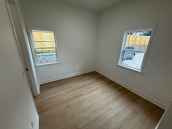 5th image of 1729 W Hancock Ave Unit B