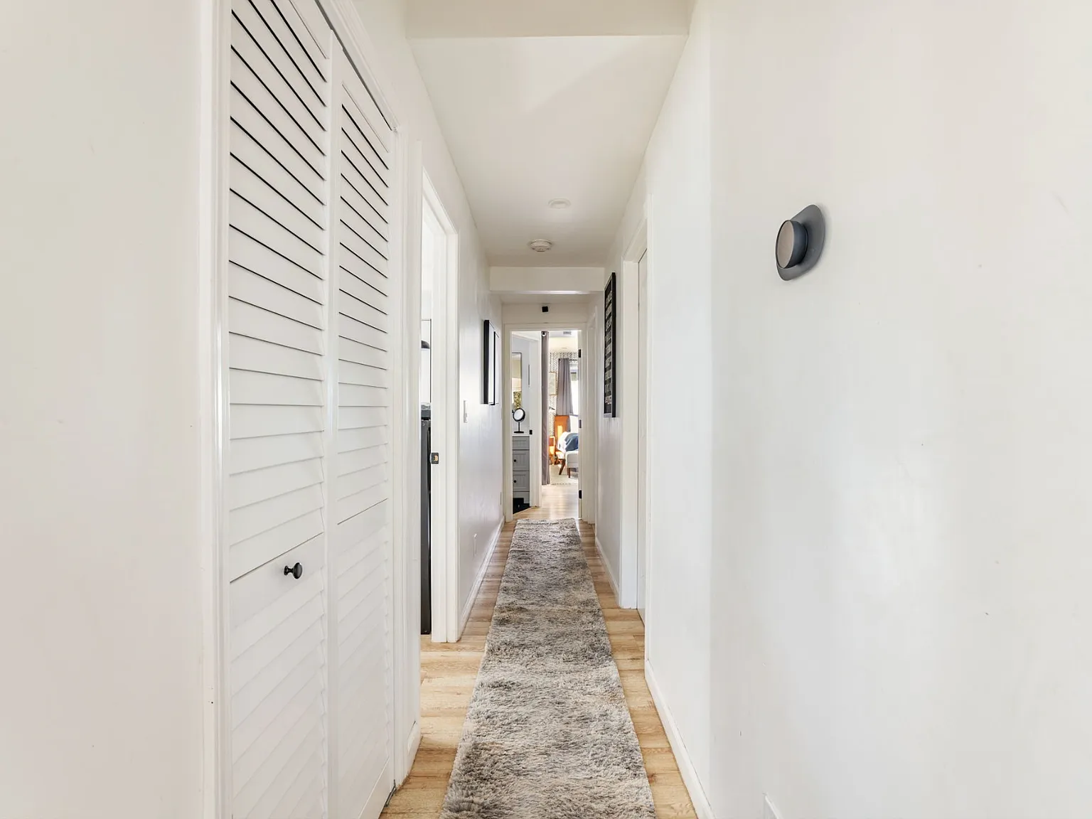 3 bed, 1200 sqft, $4,500 — Photo 3