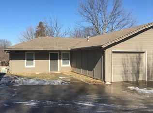 400 SW 13th St APT A, Oak Grove, MO 64075
