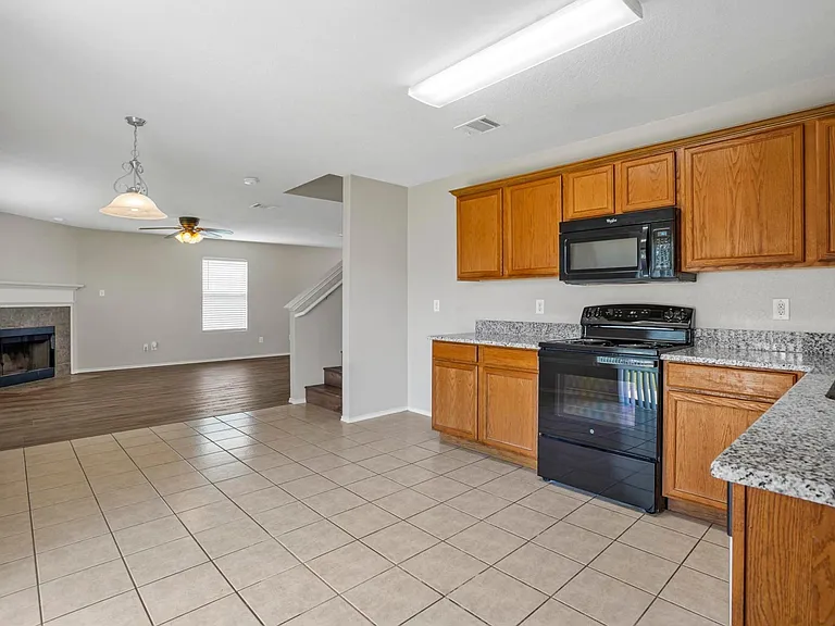 6432 Paradise Valley Rd — Photo 9