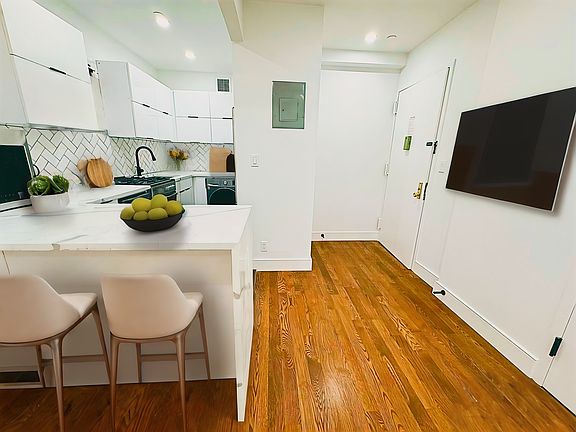 5th image of 234 E 3rd St #2D