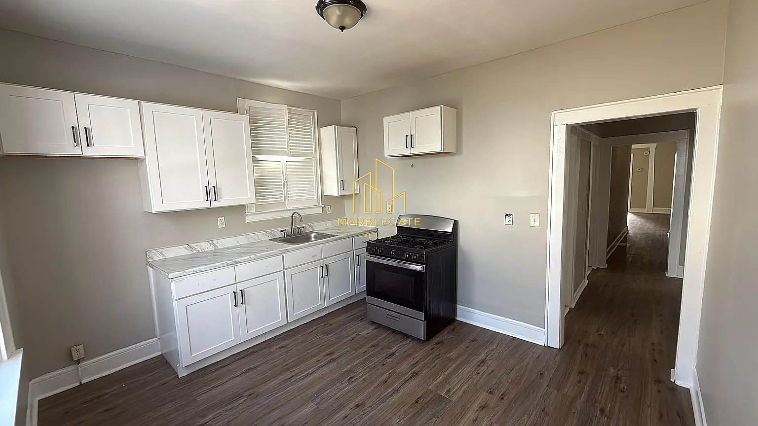 4 bed, $2,300 — Photo 1