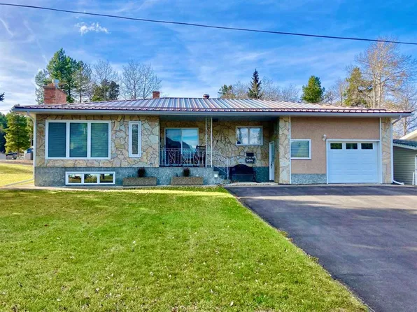1802 E 119th St, Crowsnest Pass, AB T0K 0E0