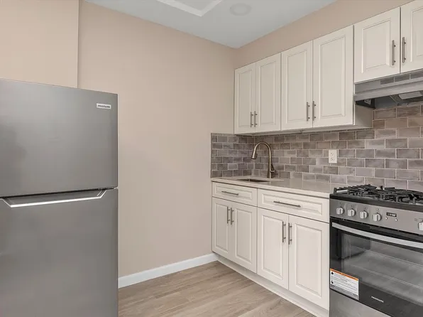 93-24 243rd St, Bellerose, NY 11426