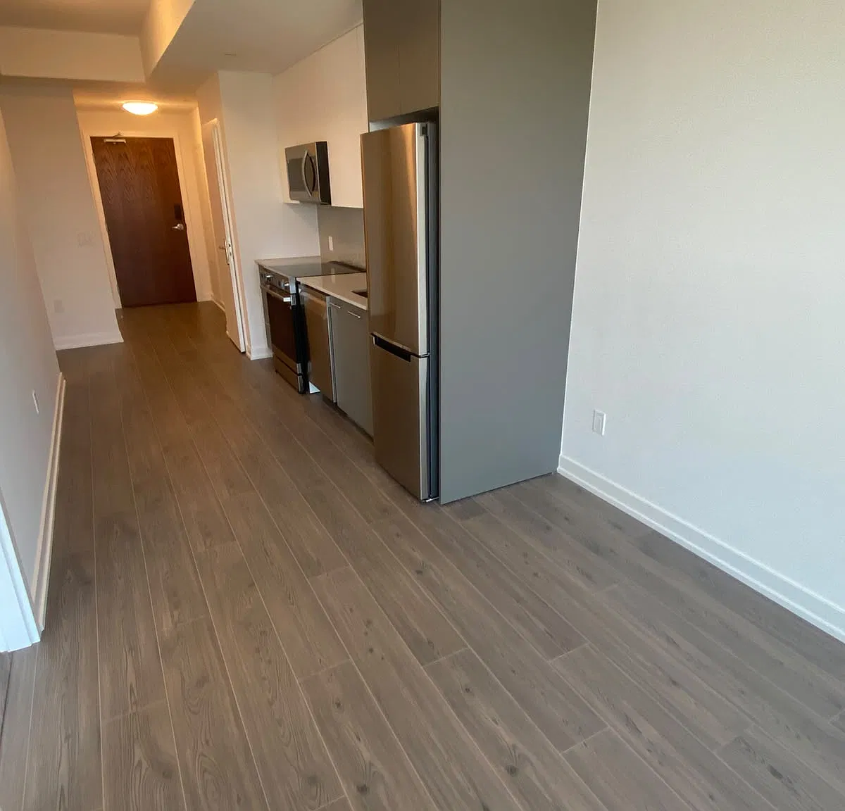 1 bed, 586 sqft, $1,800 — Photo 3