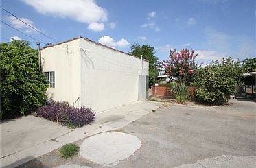 4th image of 9417 Garvey Ave