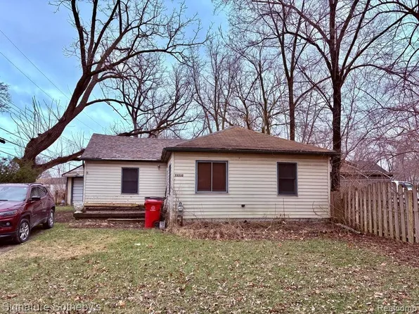 22232 Grandy St, Clinton Township, MI 48035