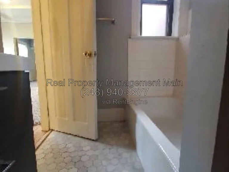 644 E Ferry St #2E — Photo 16