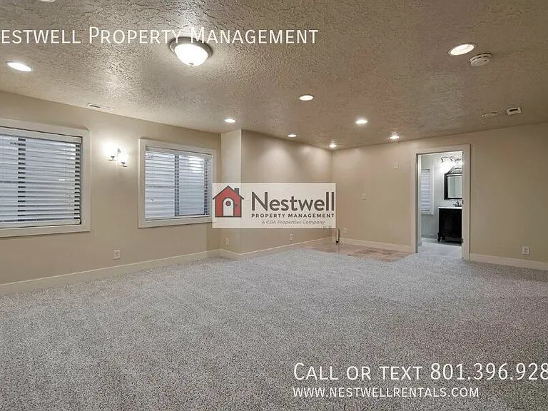 1327 E Urbandale Ln — Photo 24