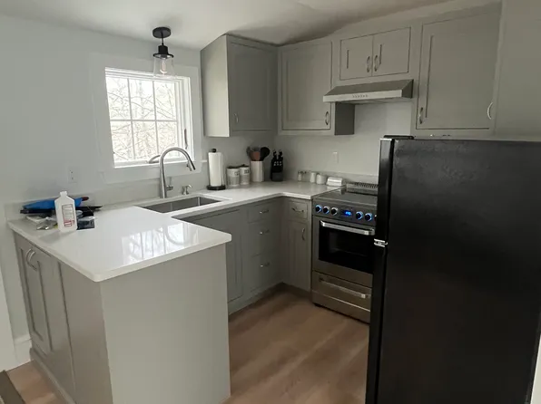 (undisclosed Address), York, ME 03909