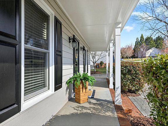 3rd image of 6009 Sweden Dr