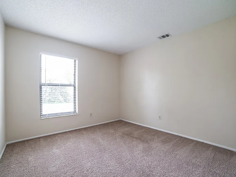 1029 Wainright Dr — Photo 13