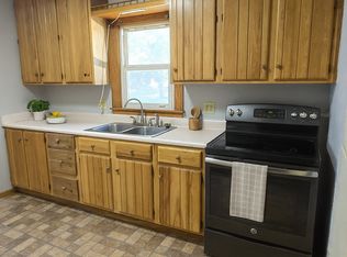 836 Knoll Ave, Waterloo, IA 50701