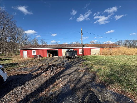 4th image of 1398 Covered Bridge Rd