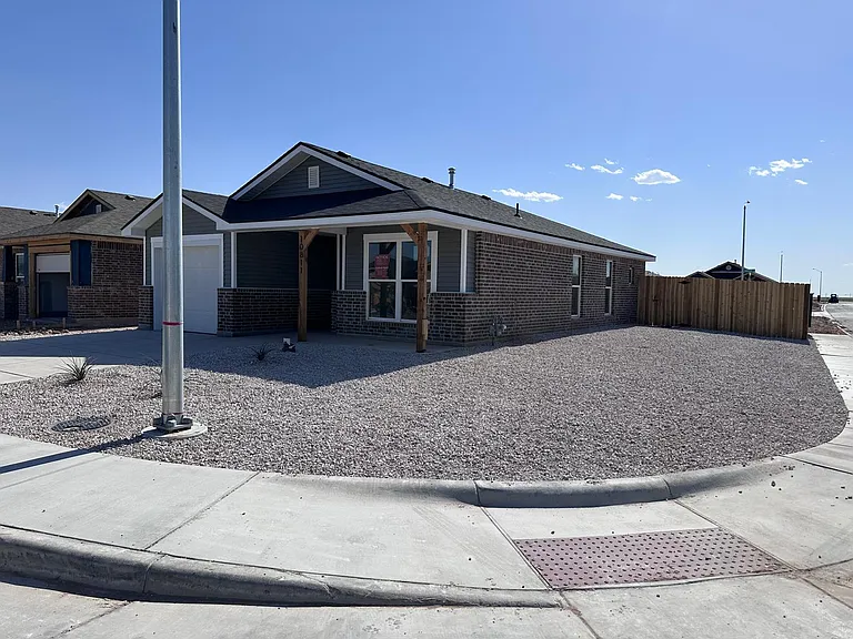 10811 Benjamin St — Photo 7