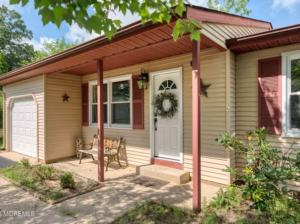 5 Greenmeadow Lane #72, Whiting, NJ 08759