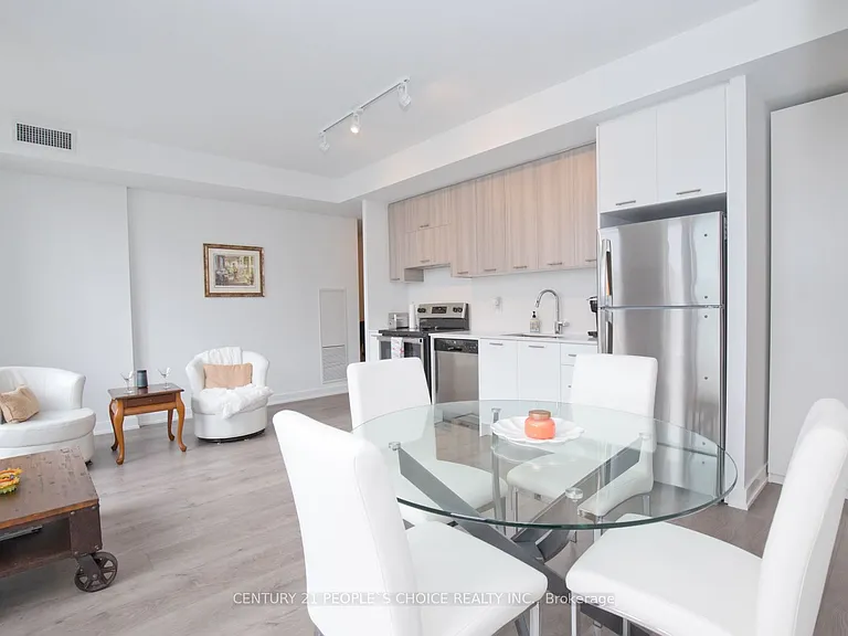 180 Veterans Dr #302 — Photo 11
