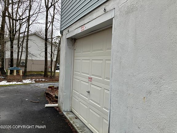 3rd image of 16 Penn Forest Dr