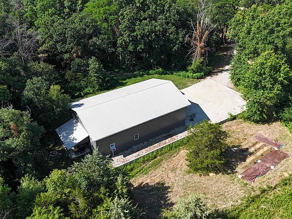 3rd image of 21542 Peach Ave