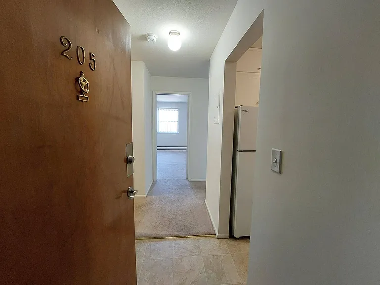 Colonial Terrace — Photo 42