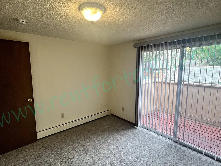 576 W 10th St — Photo 13