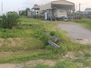 137 Jewel Dr, Crystal Beach, TX 77650