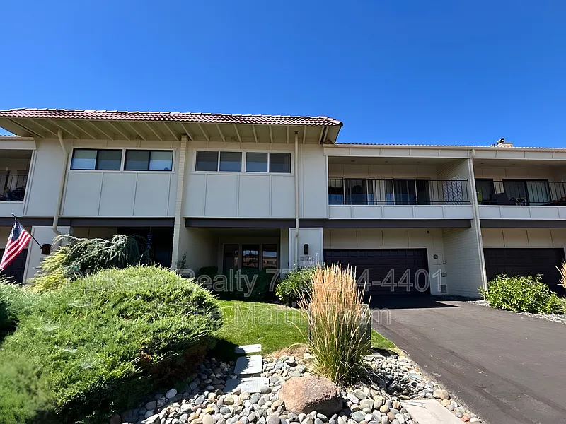 3 bed, 3.0 bath, 2286 sqft, $2,995 — Photo 1