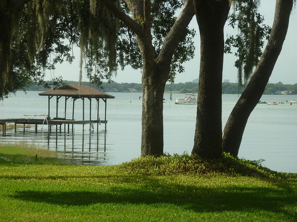 Beautiful Lake Conway view from most rooms!