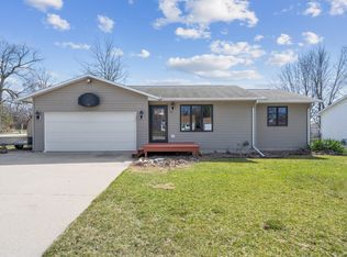 102 Oak St, Roland, IA 50236